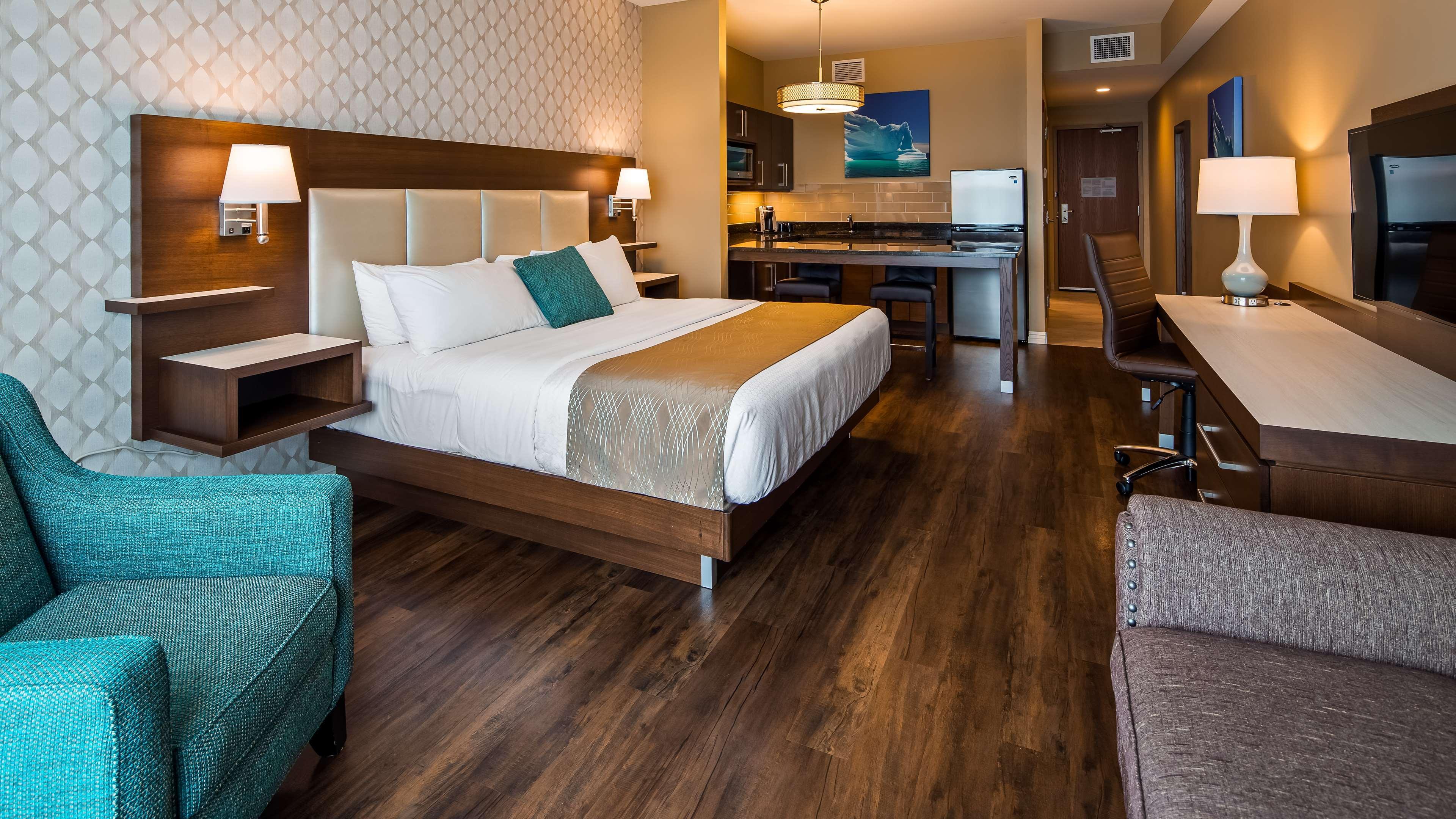 Best Western Plus St. John'S Airport Hotel And Suites Exterior photo