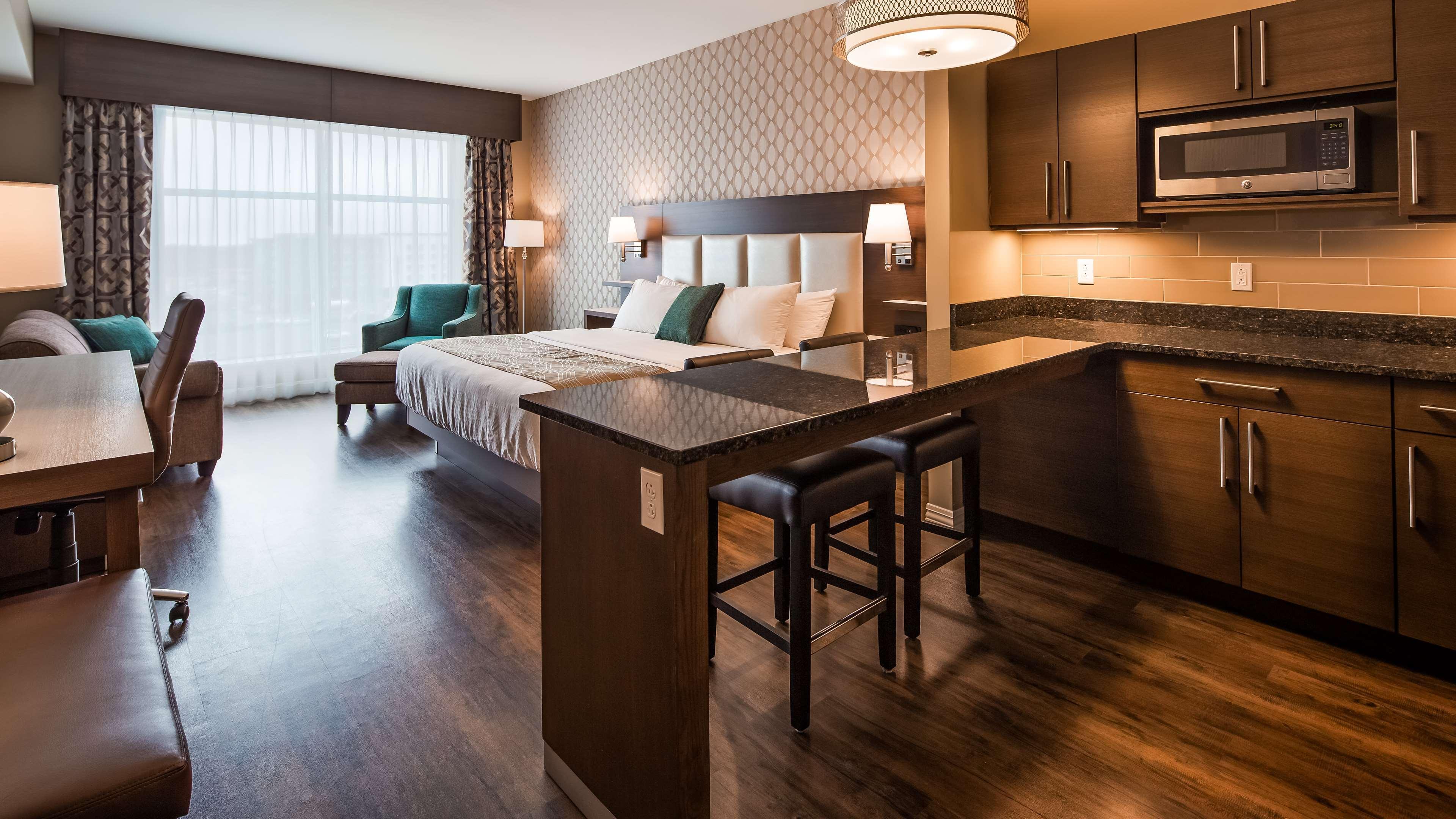 Best Western Plus St. John'S Airport Hotel And Suites Exterior photo