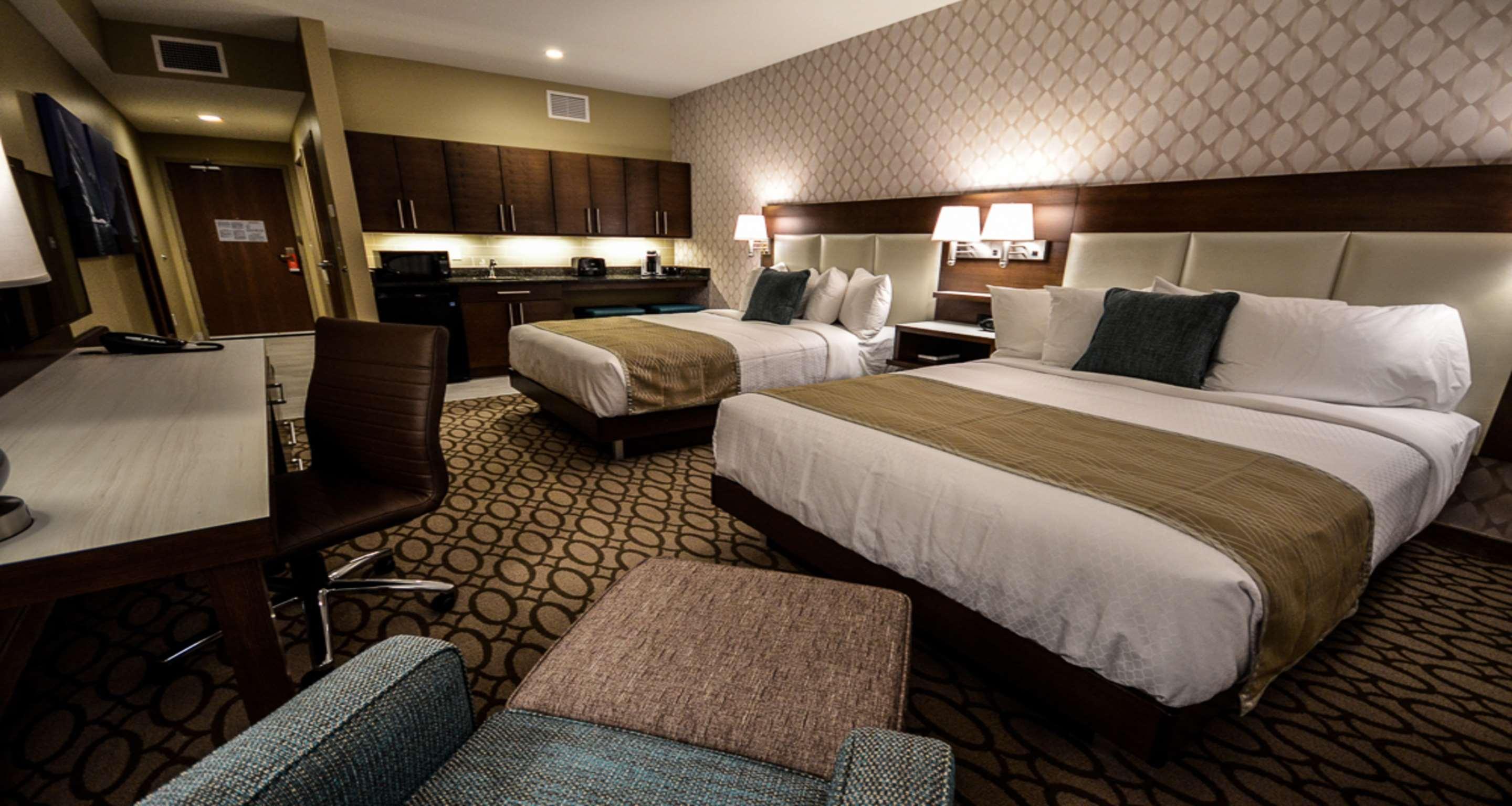 Best Western Plus St. John'S Airport Hotel And Suites Exterior photo
