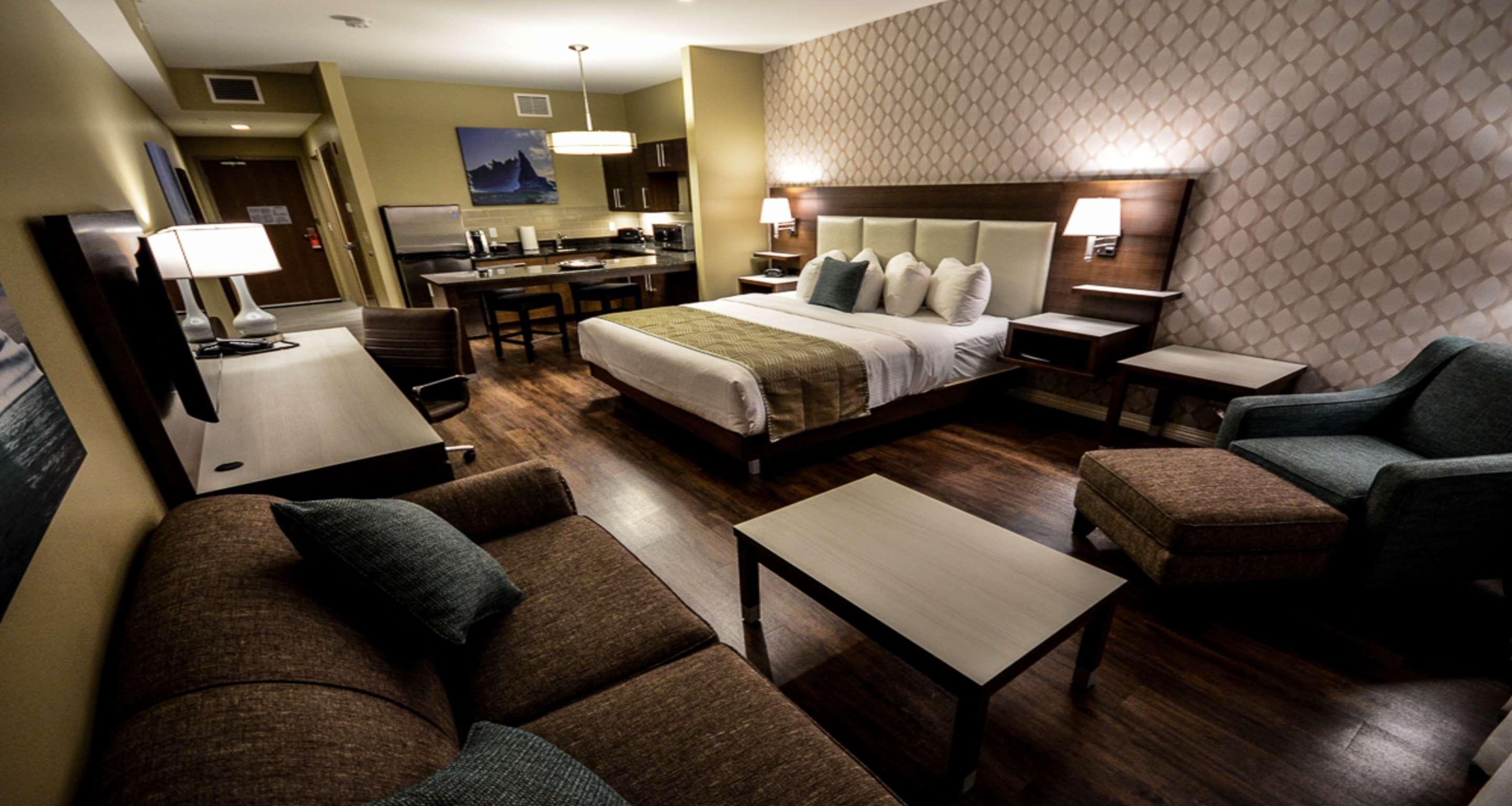 Best Western Plus St. John'S Airport Hotel And Suites Exterior photo